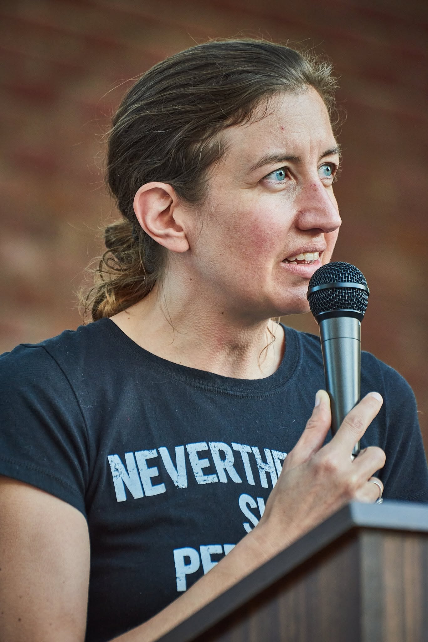 Jen Siraganian reading